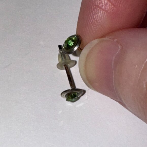 5 Mm Round Green Cz And Sterling Post Earrings - Picture 2 of 12
